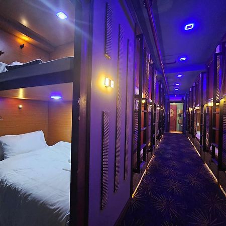 Attic Capsule Hotel Marigondon  Extérieur photo